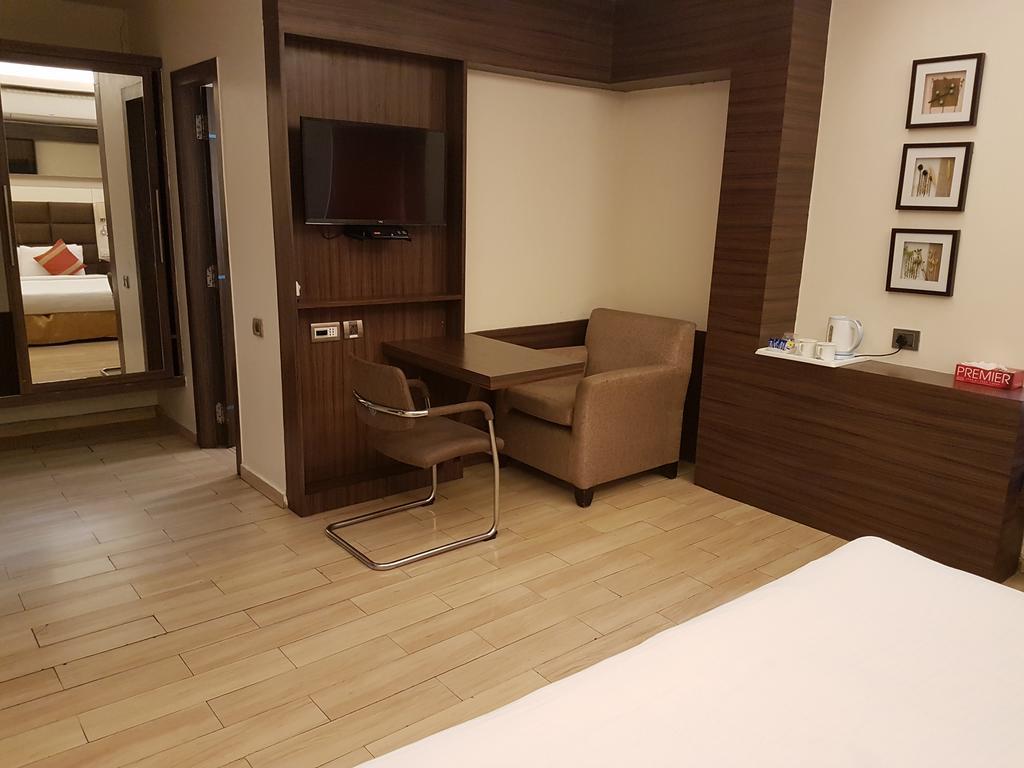 Hotel Arif Castles 2*